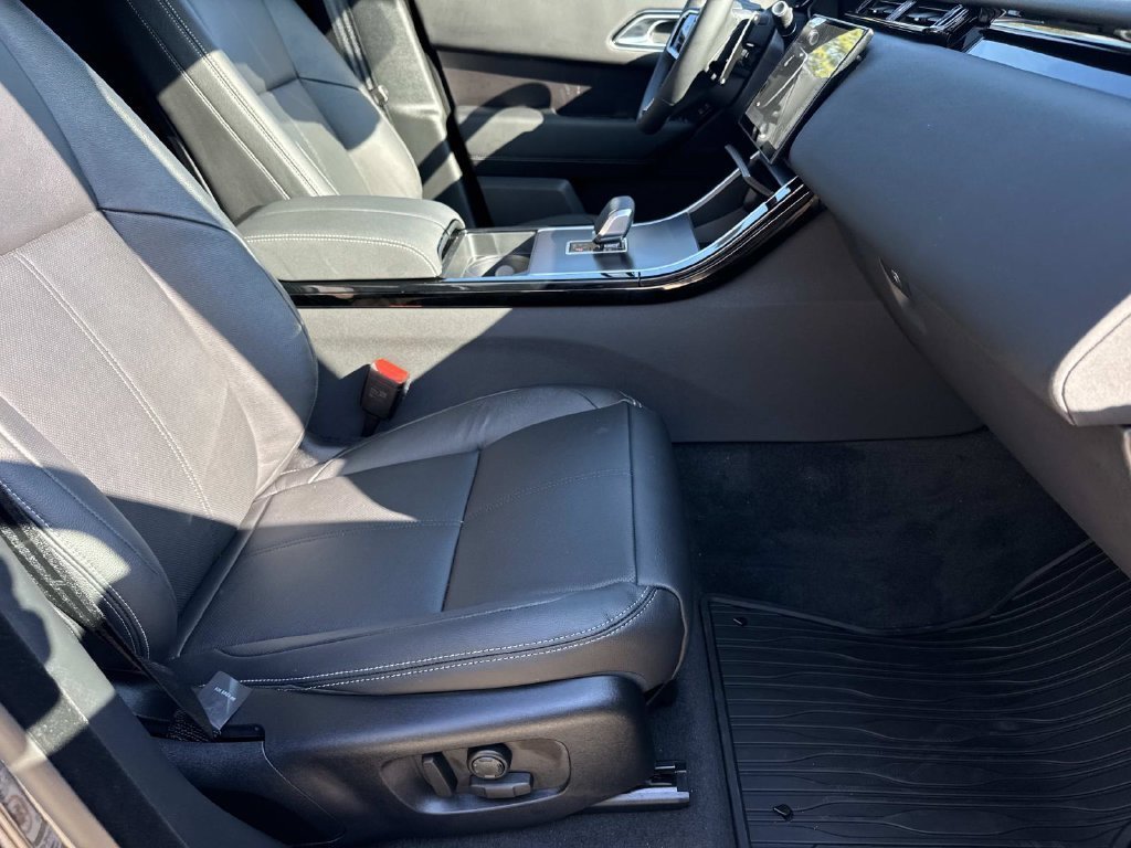 New 2026 Santorini Black LAND ROVER  image 7