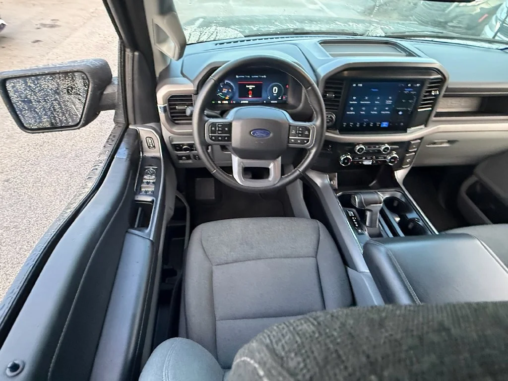 Used 2025 Black Metallic Ford XLT image 14