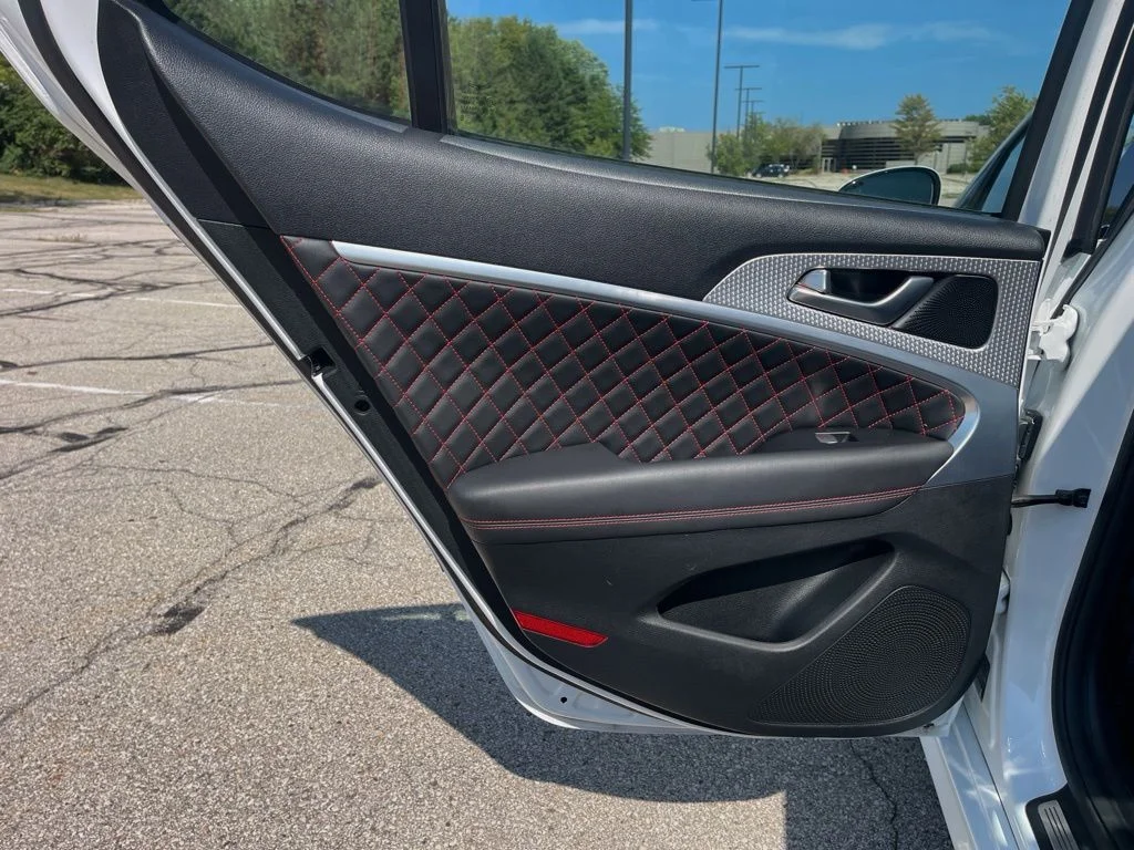 Used 2022 Uyuni White Genesis 3.3T image 29