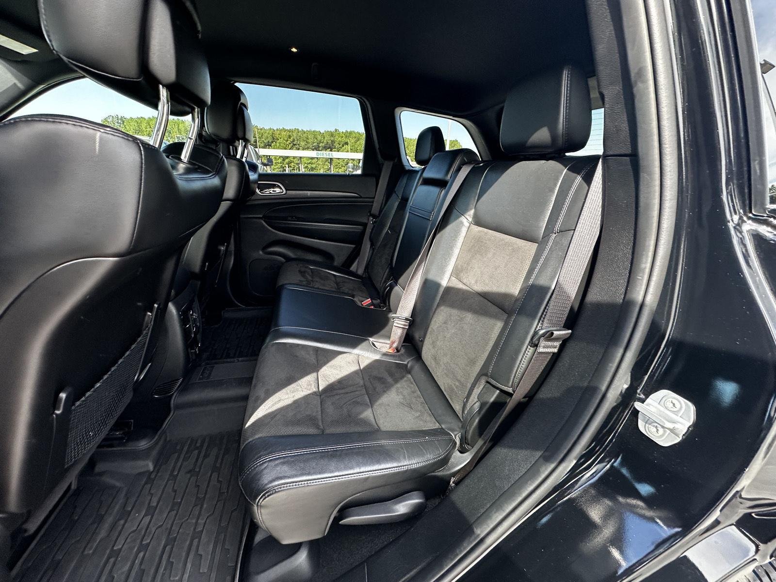 Certified Used 2021 Diamond Black Crystal Pearlcoat Jeep Laredo X image 4