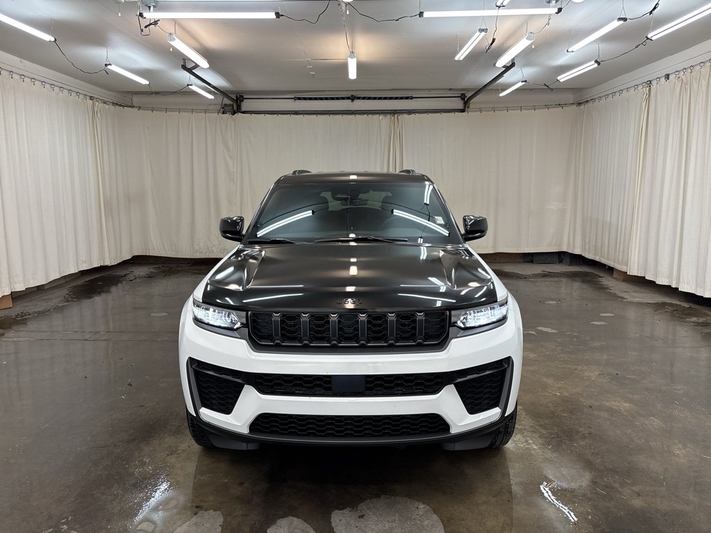 New 2027 Bright White Clear-Coat Paint Jeep Laredo image 2