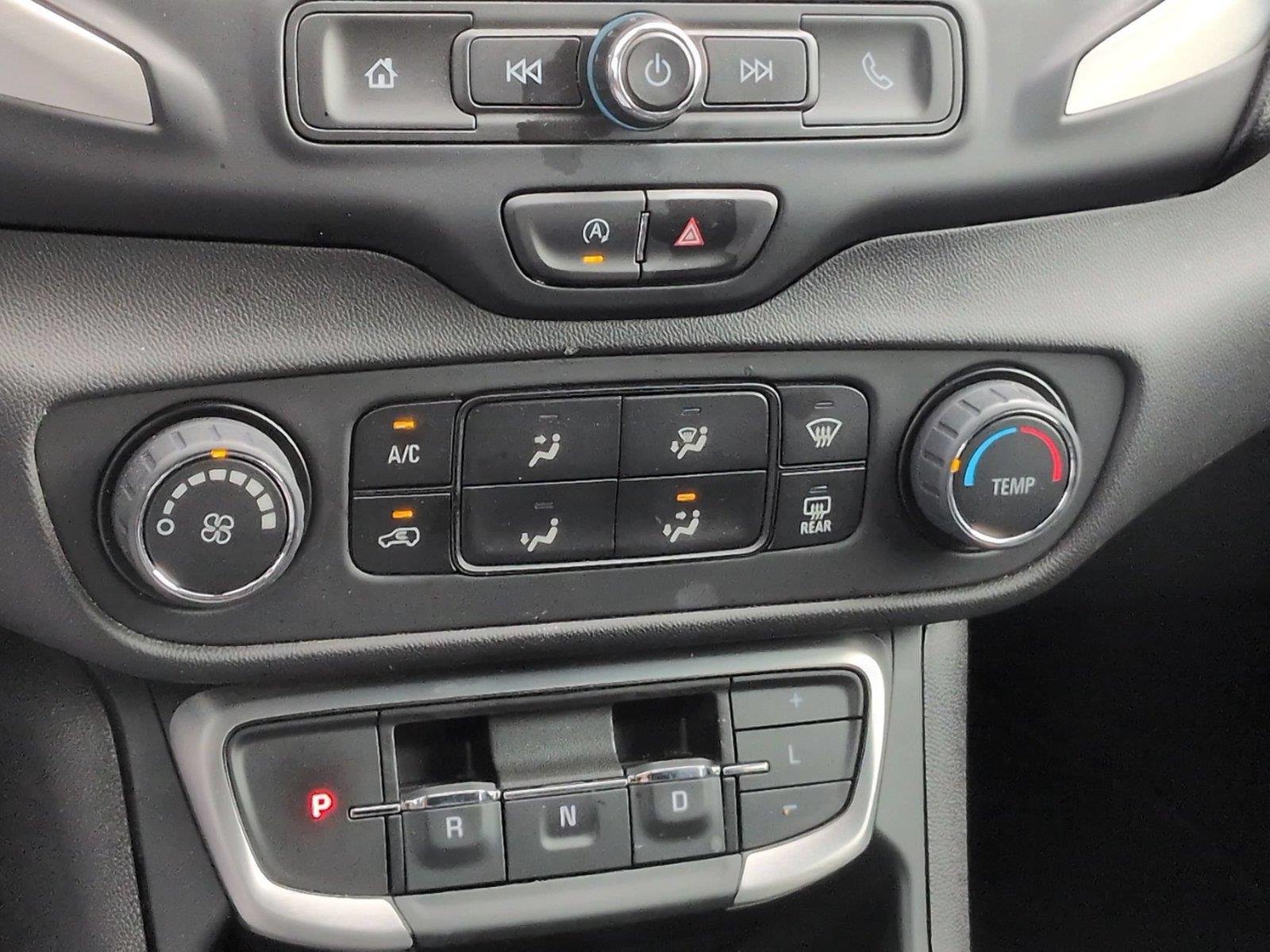 Used 2024 Sterling Metallic GMC SLE image 27