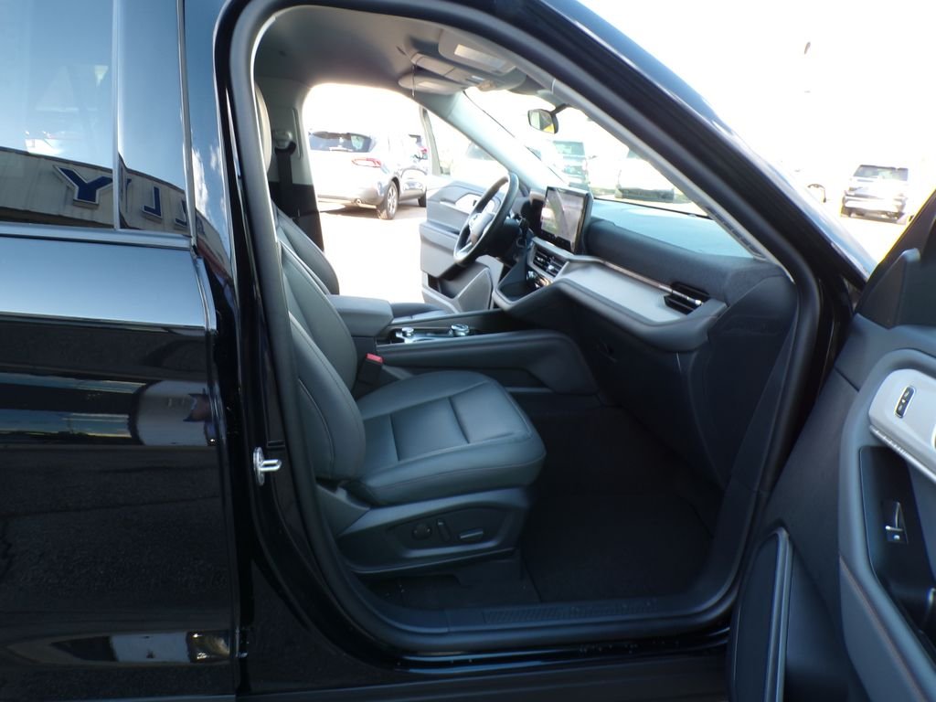 New 2026 Agate Black Metallic Ford Active image 31