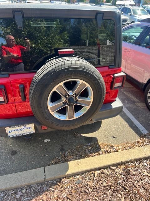 Used 2021 Red Jeep Unlimited Sahara image 9