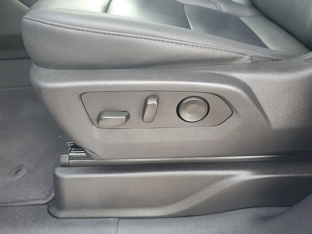 Used 2025 Sterling Gray Metallic Chevrolet Z71 image 16