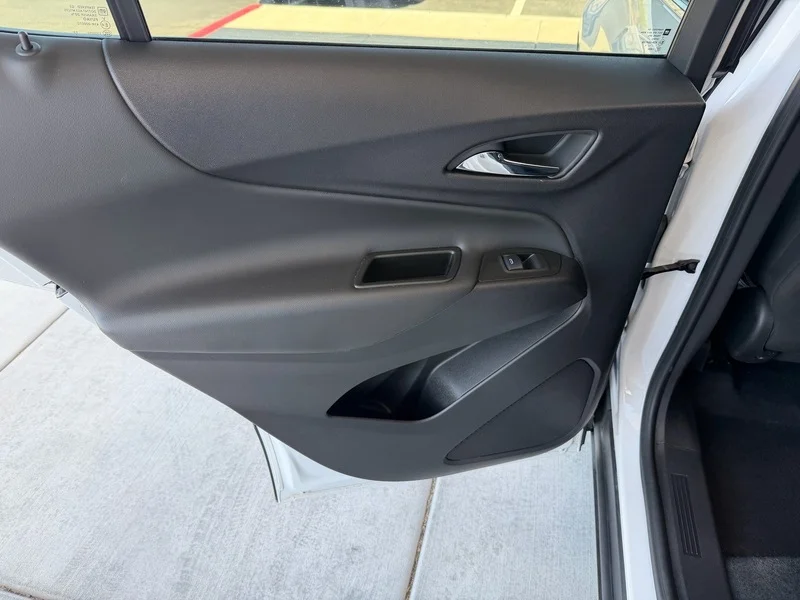 Used 2024 Summit White Chevrolet LT image 15