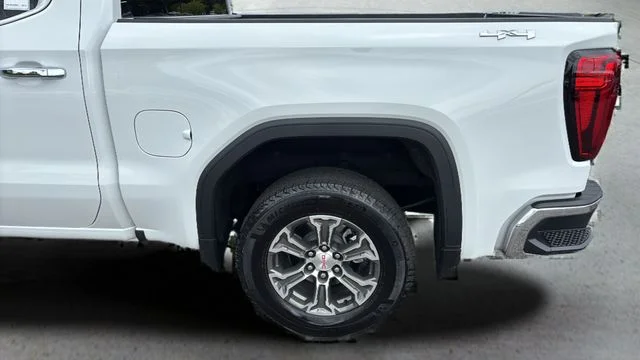 Used 2026 White GMC SLT image 34