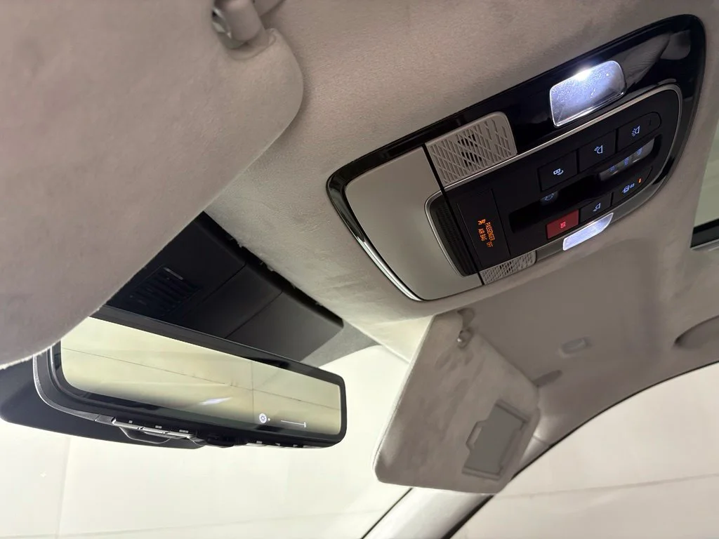 Used 2023 White Hyundai Calligraphy image 46