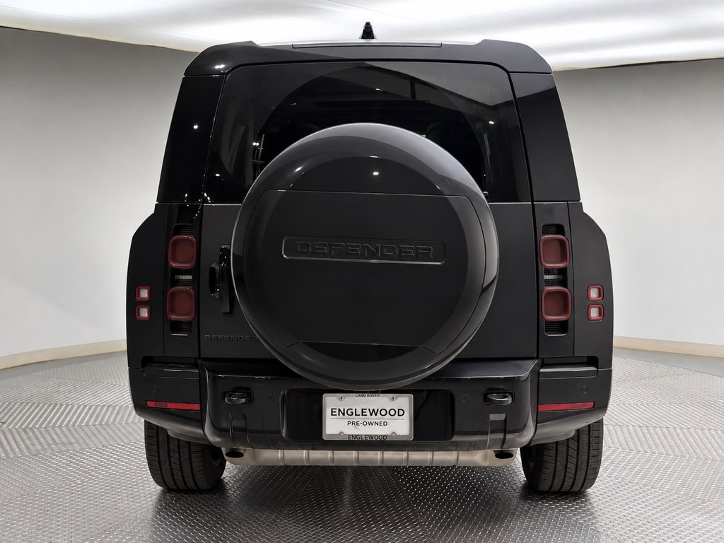 Used 2024 Santorini Black Metallic Land Rover X-Dynamic SE image 3