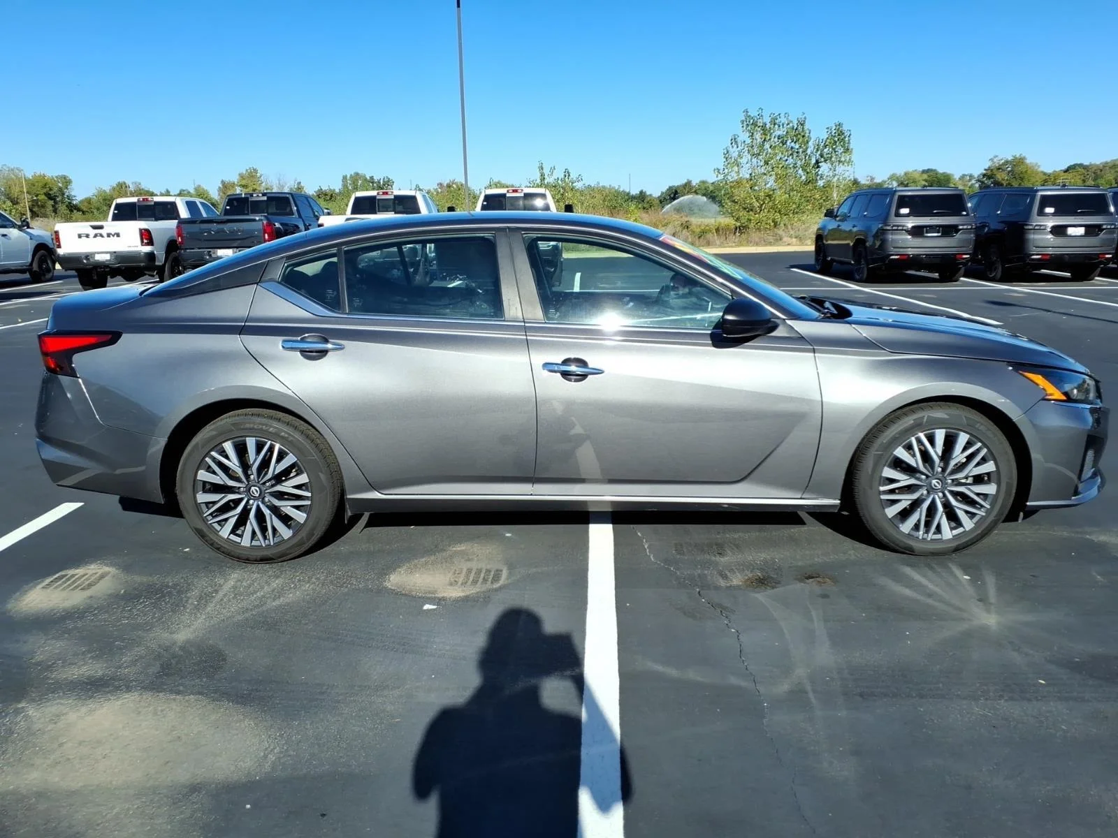 Used 2025 Gun Metallic Nissan SV image 27