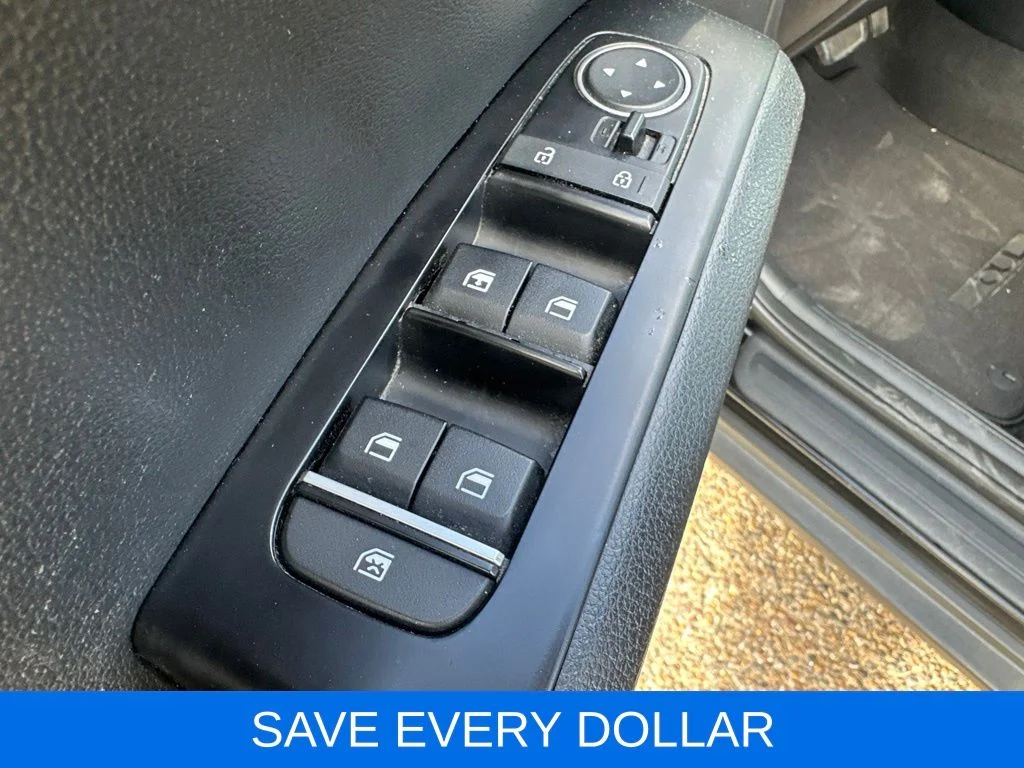 Used 2023 Black Kia LX image 7