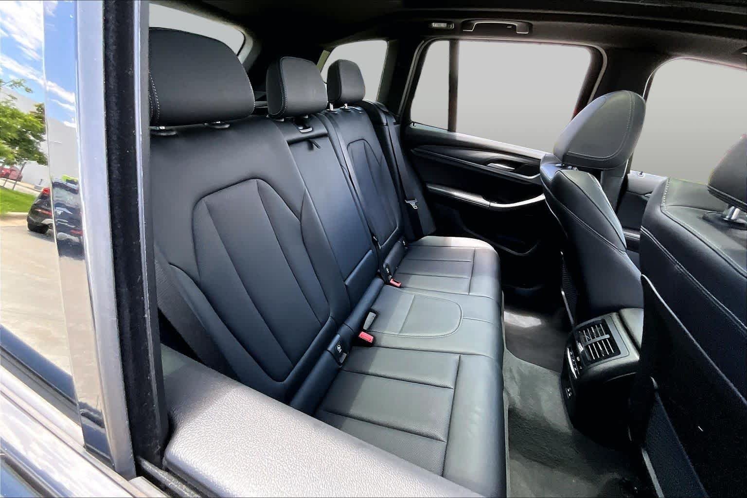 Used 2023 Black Sapphire Metallic BMW sDrive30i image 19