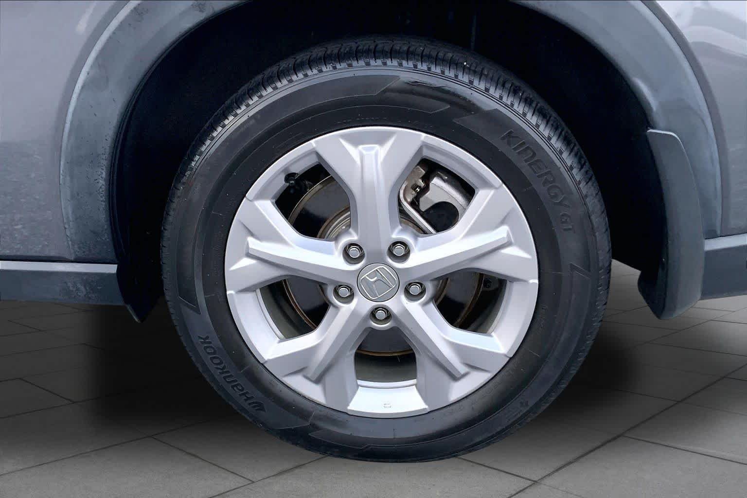 Used 2024 Modern Steel Metallic Honda LX image 11