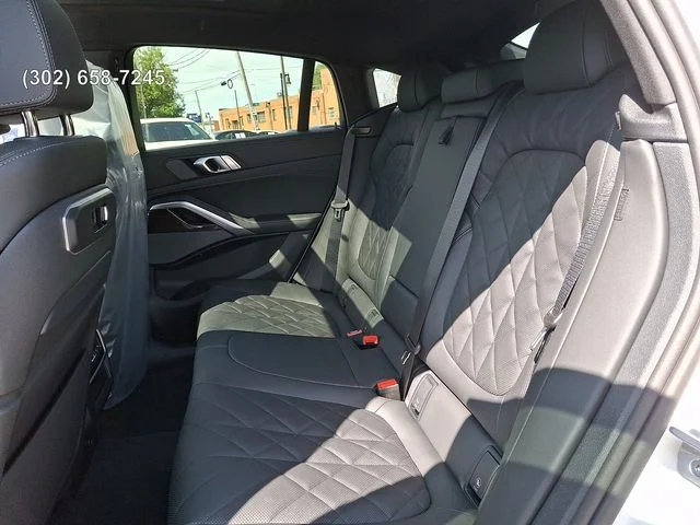 New 2027 Alpine White BMW xDrive40i image 9
