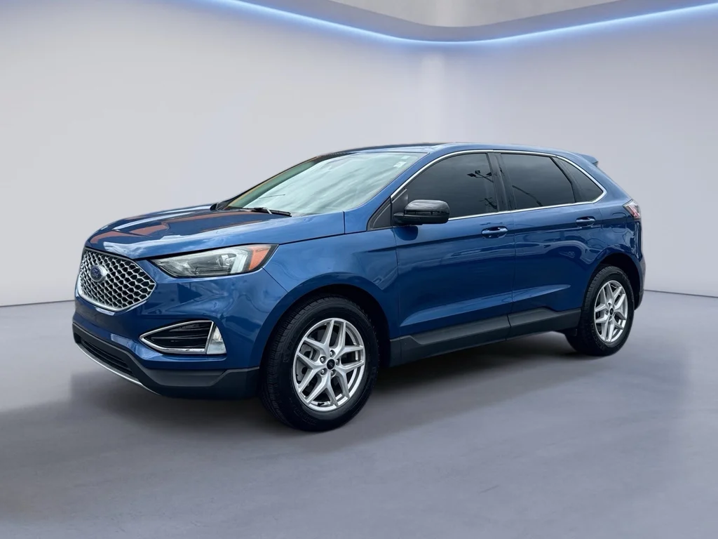 Used 2024 Blue Ford SEL image 7
