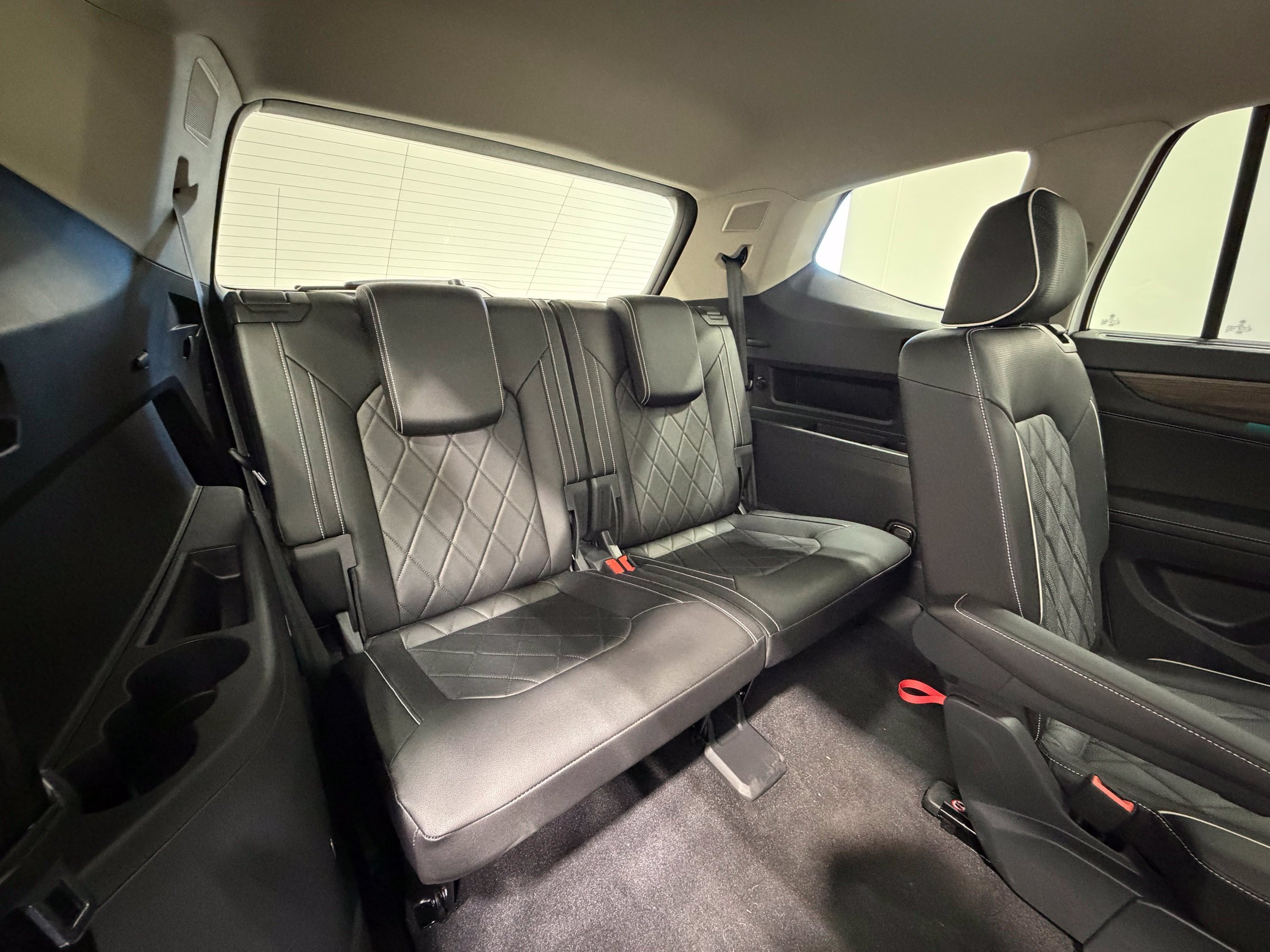 2025 Volkswagen Atlas SEL Premium R-Line - Photo 31