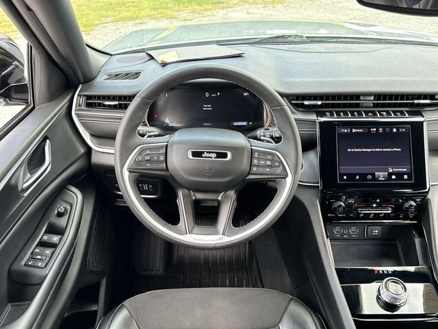 Used 2023 Silver Jeep Altitude image 14