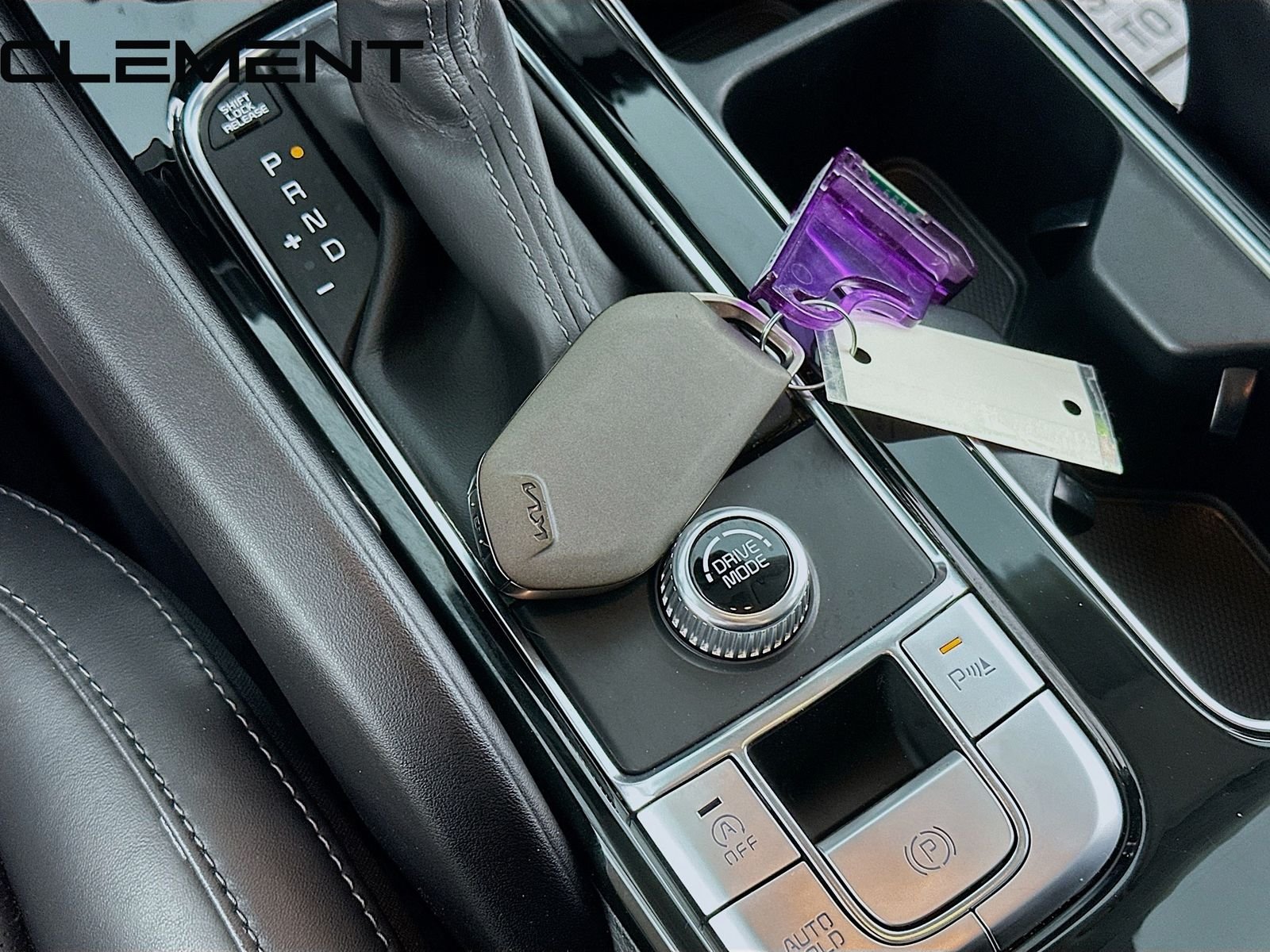 2025 Kia Telluride LX - Photo 23