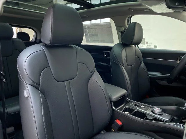New 2026 Snow White Pearl Kia EX image 32