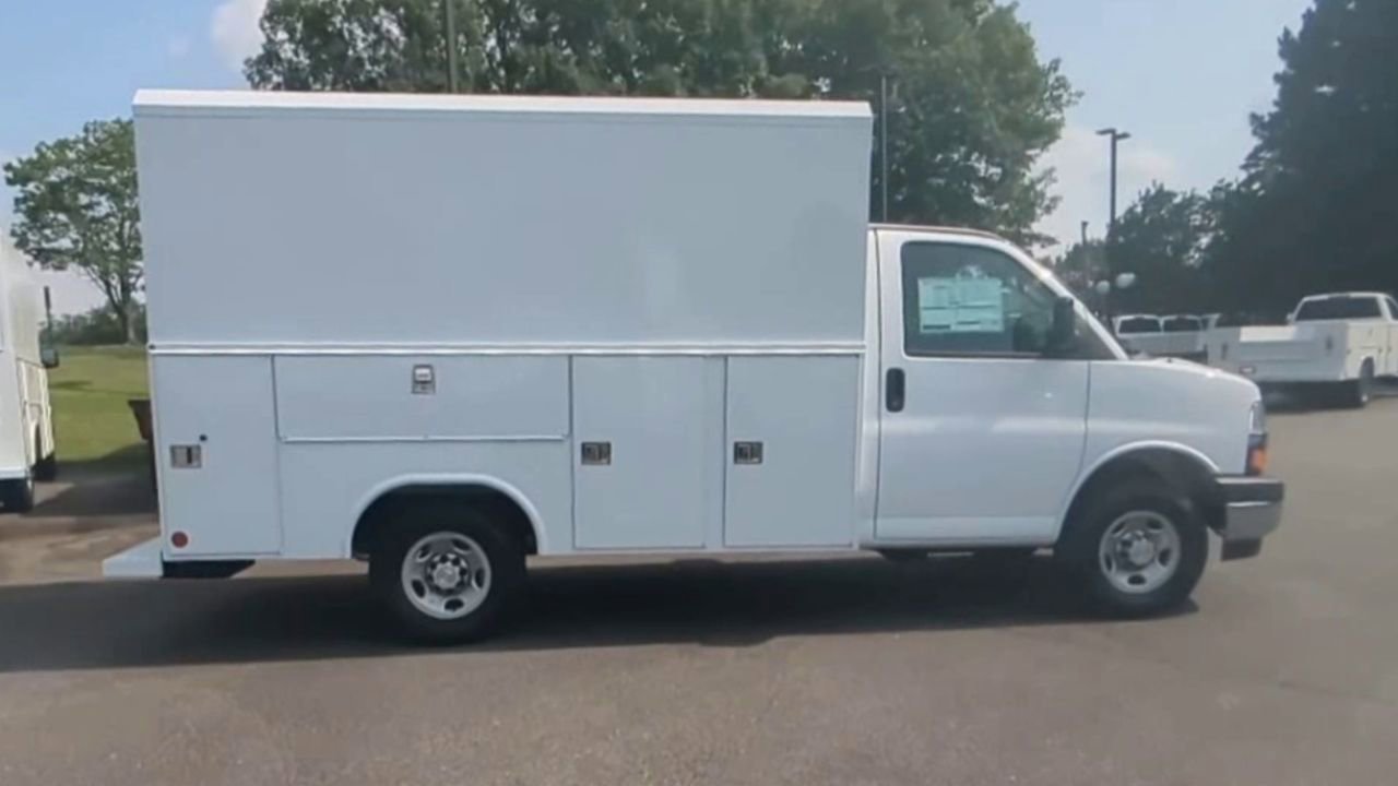 New 2025 Summit White GMC Work Truck image 9