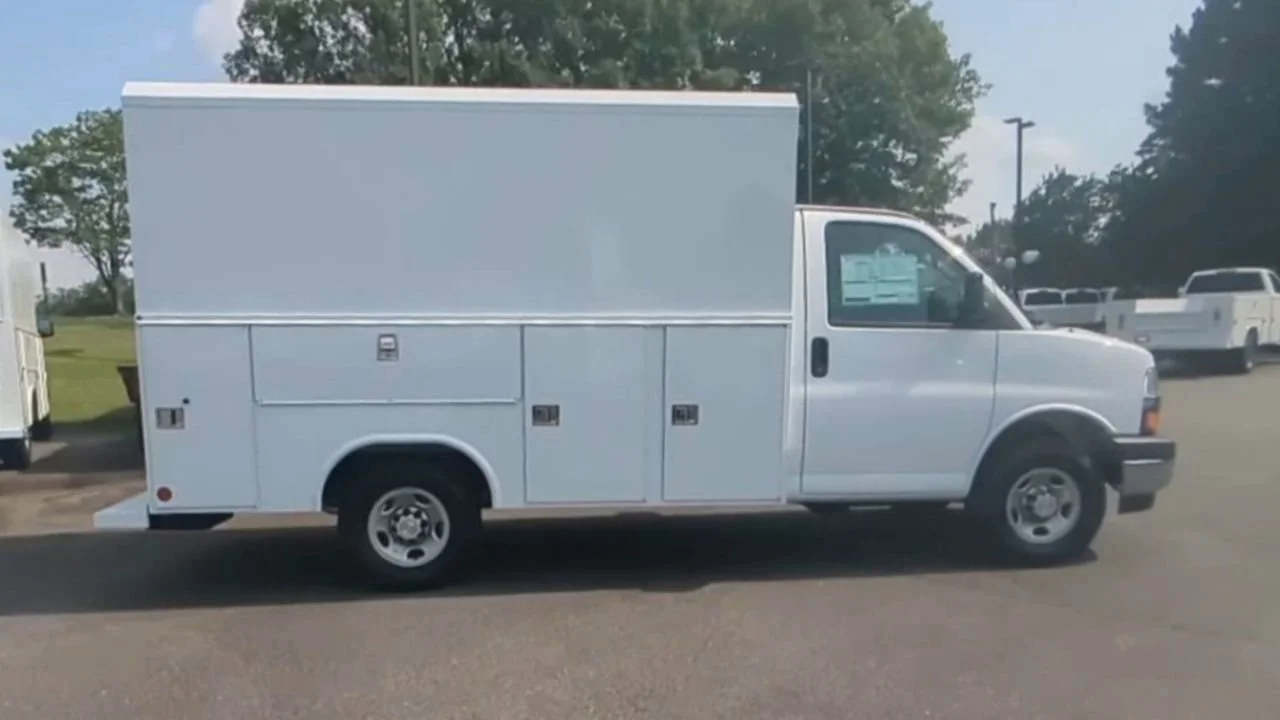 New 2025 Summit White GMC Work Truck image 9