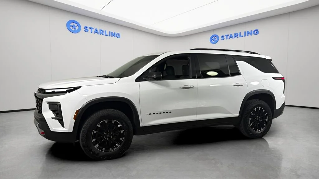 Used 2024 Summit White Chevrolet Z71 image 2