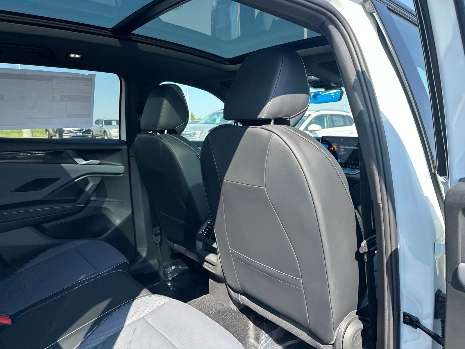 New 2026 White/off-white Volkswagen 2.0T SE R-Line Black image 33