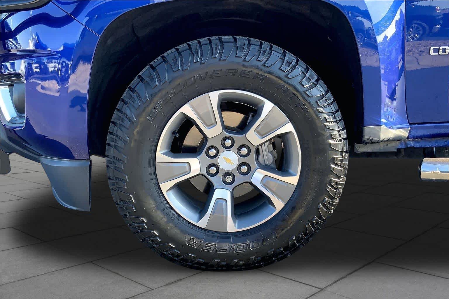 Used 2016 Laser Blue Chevrolet 4WD Z71 image 11