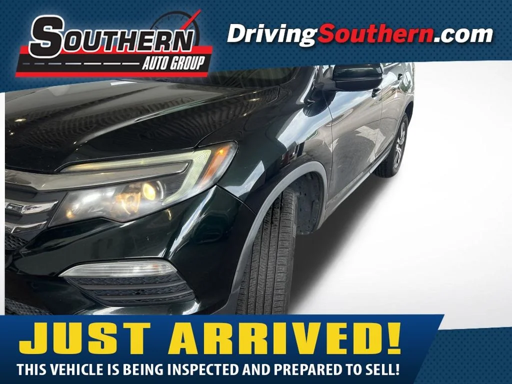 Used 2018  Honda EX image 1