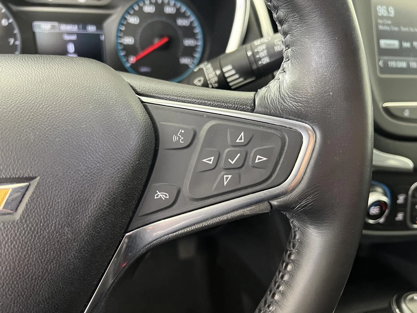 Used 2018 Cajun Red Tintcoat Chevrolet LT image 11