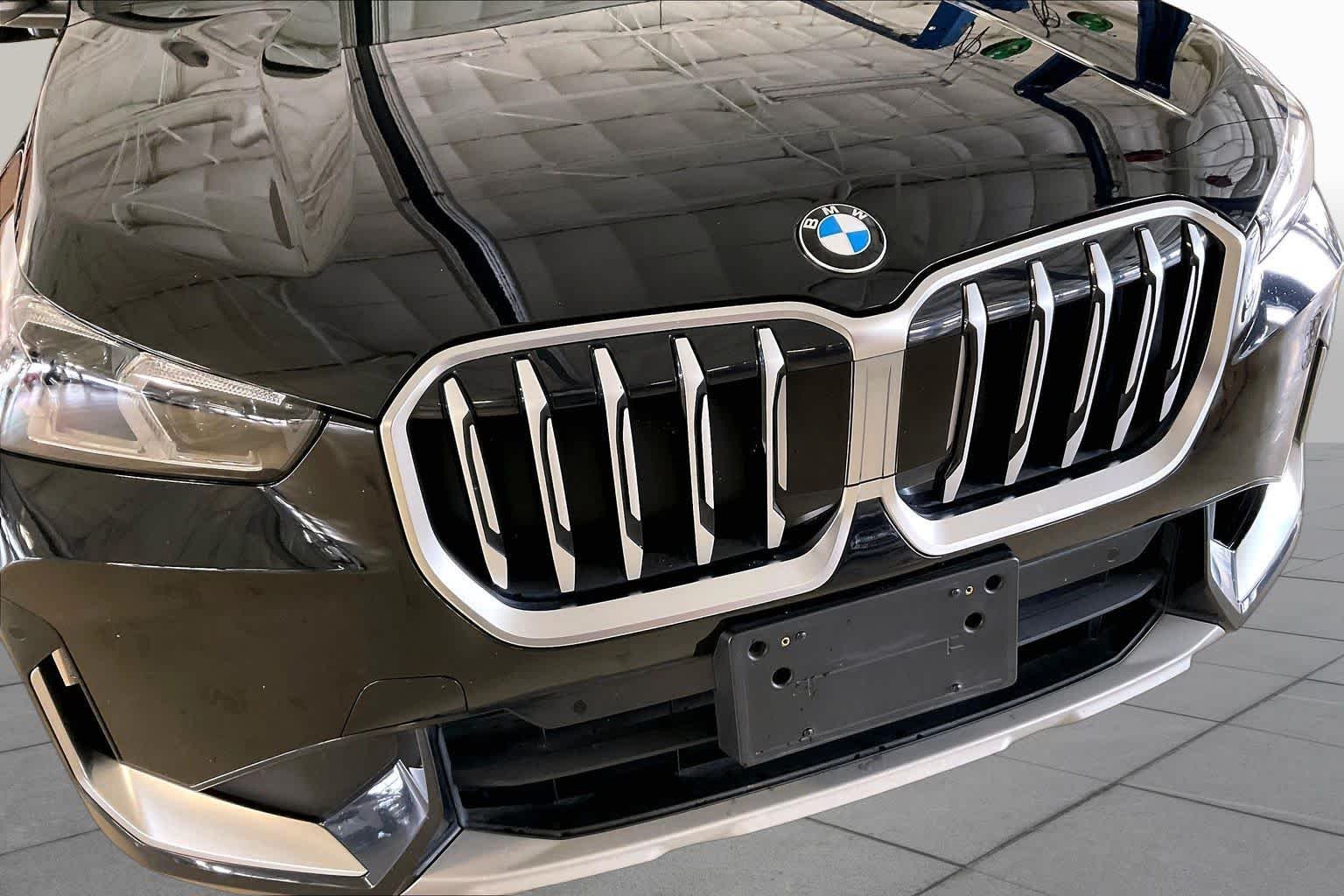 Certified Used 2025 Black Sapphire Metallic BMW xDrive28i image 30