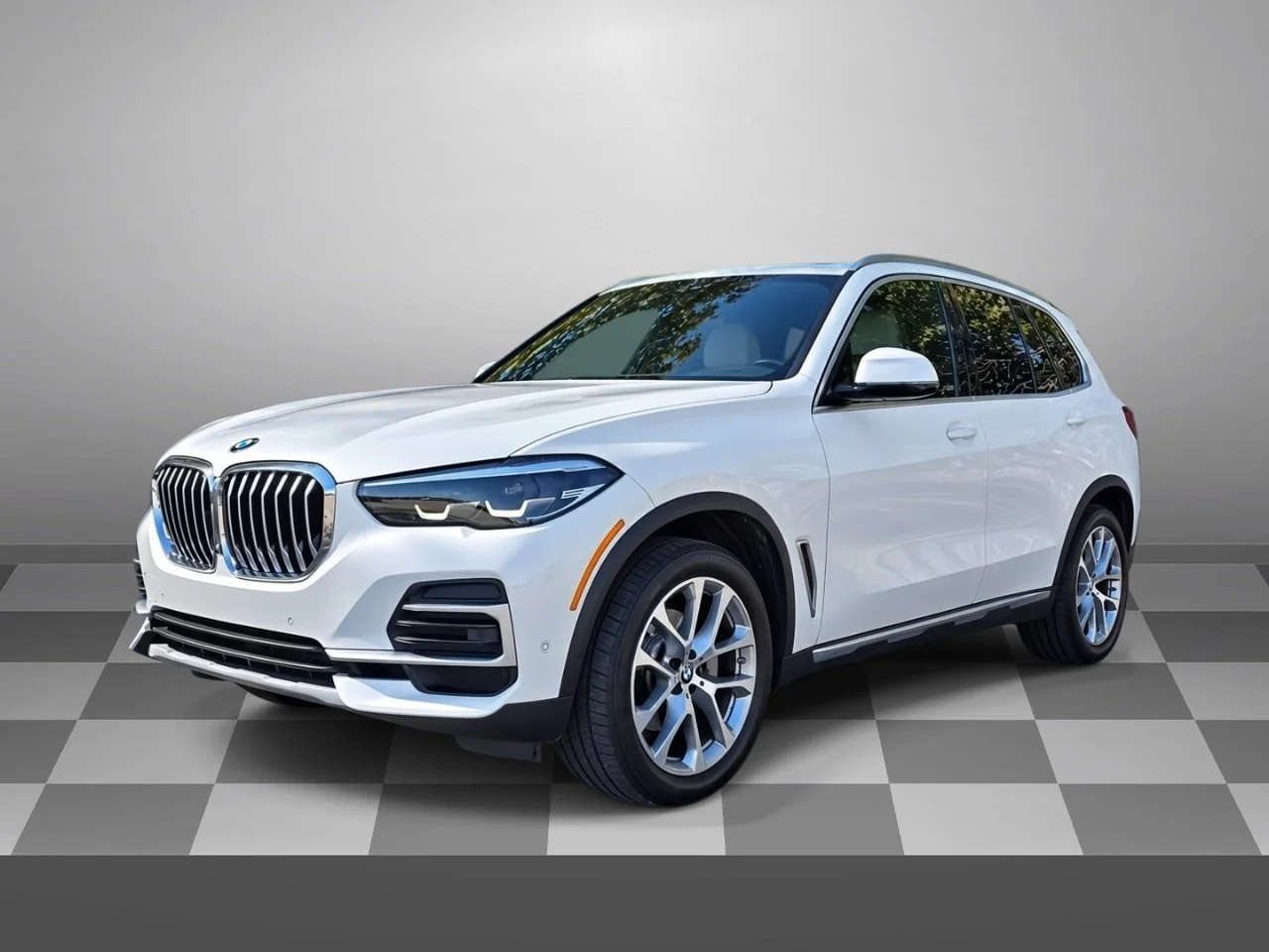 Used 2022 Mineral White Metallic BMW xDrive40i image 2