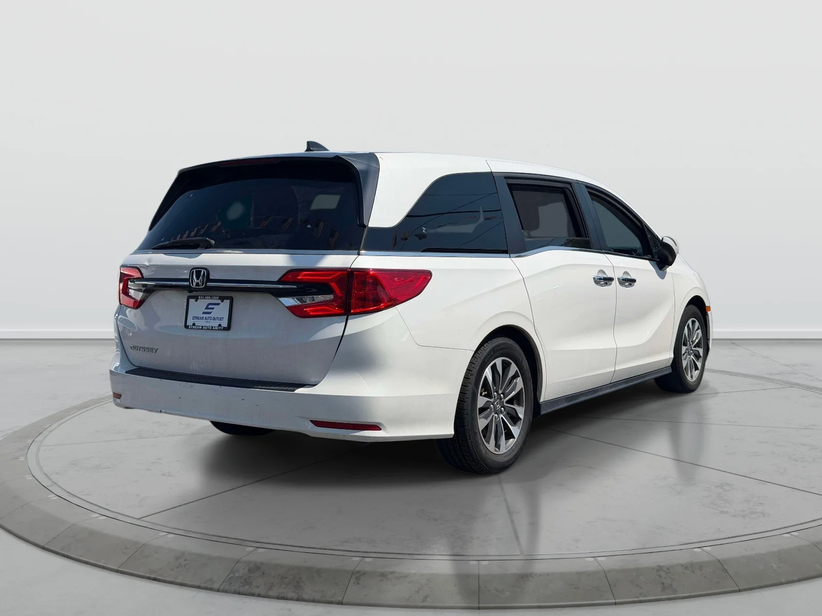 Used 2023 White Honda EX-L image 6