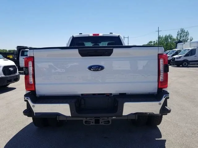 New 2026 White Ford XLT image 5