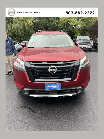 2023 Nissan Pathfinder SL