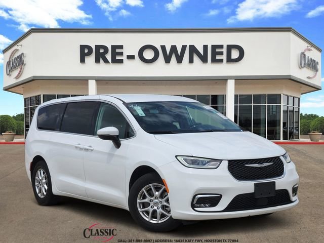 White 2023 Chrysler Pacifica Touring L FWD Minivan Front-Wheel Drive