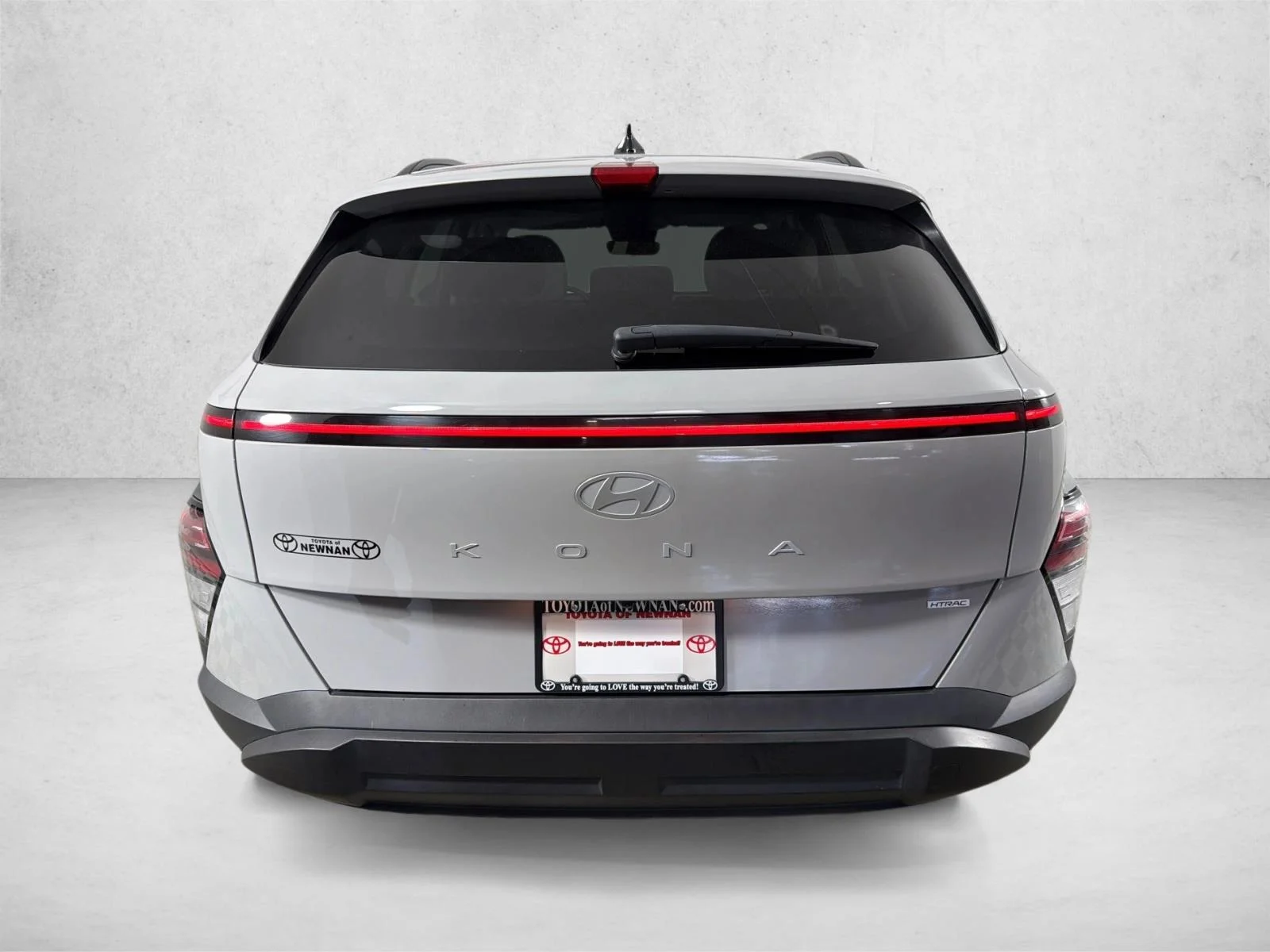 Used 2024 White Hyundai SEL image 4