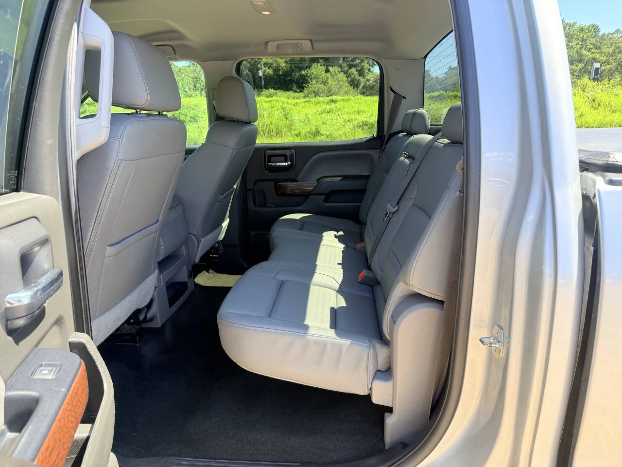 Used 2017 Silver GMC SLT 4x4 4dr Crew Cab 5.8 ft. SB image 14