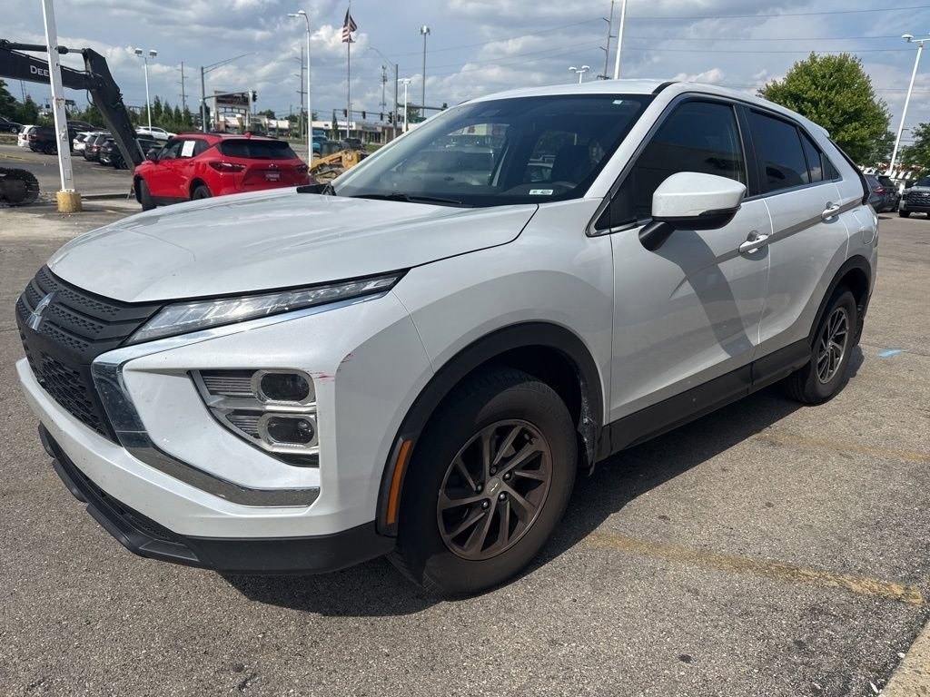 Used 2023 Diamond White Mitsubishi ES image 8