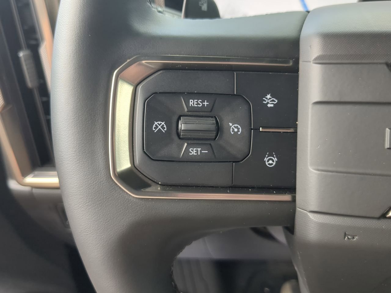 2025 GMC HUMMER EV 2X - Photo 36