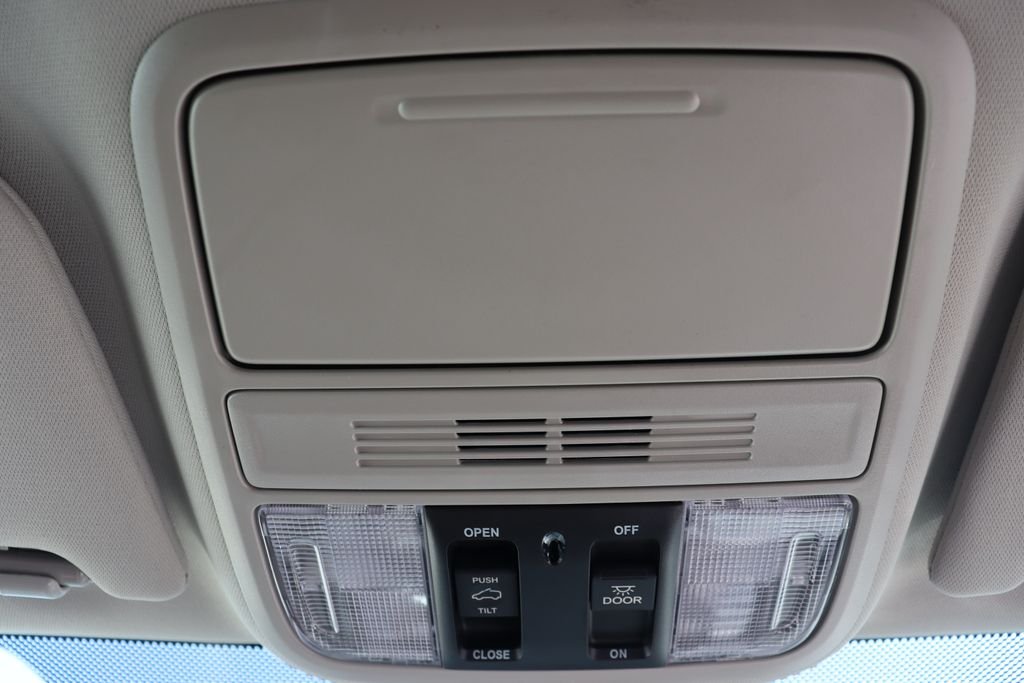 New 2026 Platinum White Pearl Honda Touring image 28