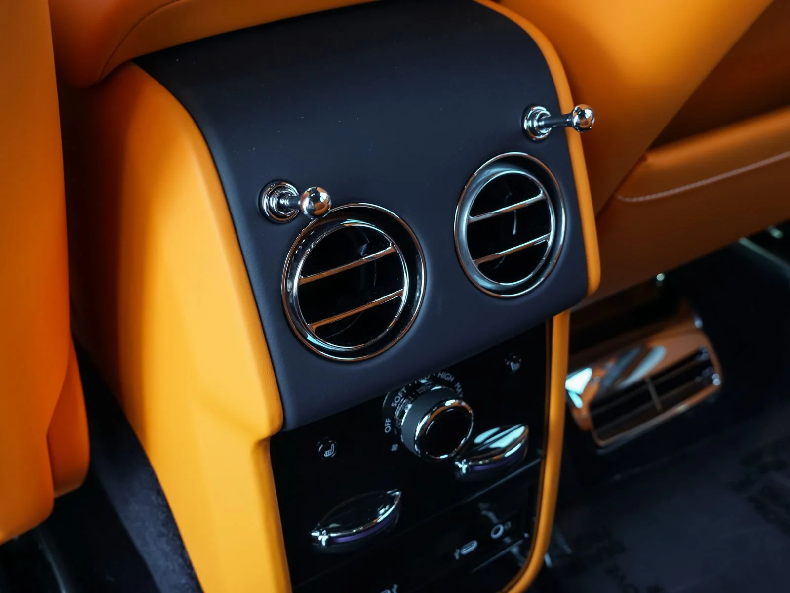 New 2026 Arctic White Rolls-Royce  image 26