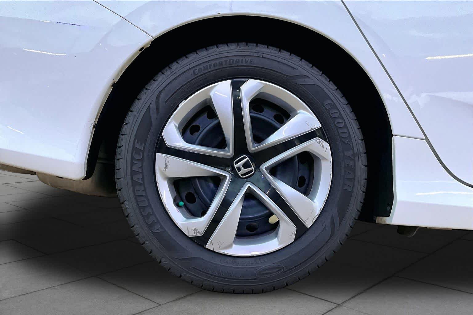 Used 2016 Taffeta White Honda LX image 10