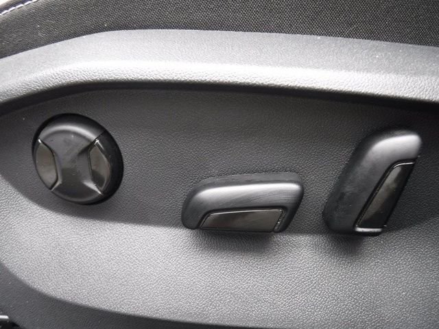 Certified Used 2025 Black Volkswagen 1.5T SE image 14
