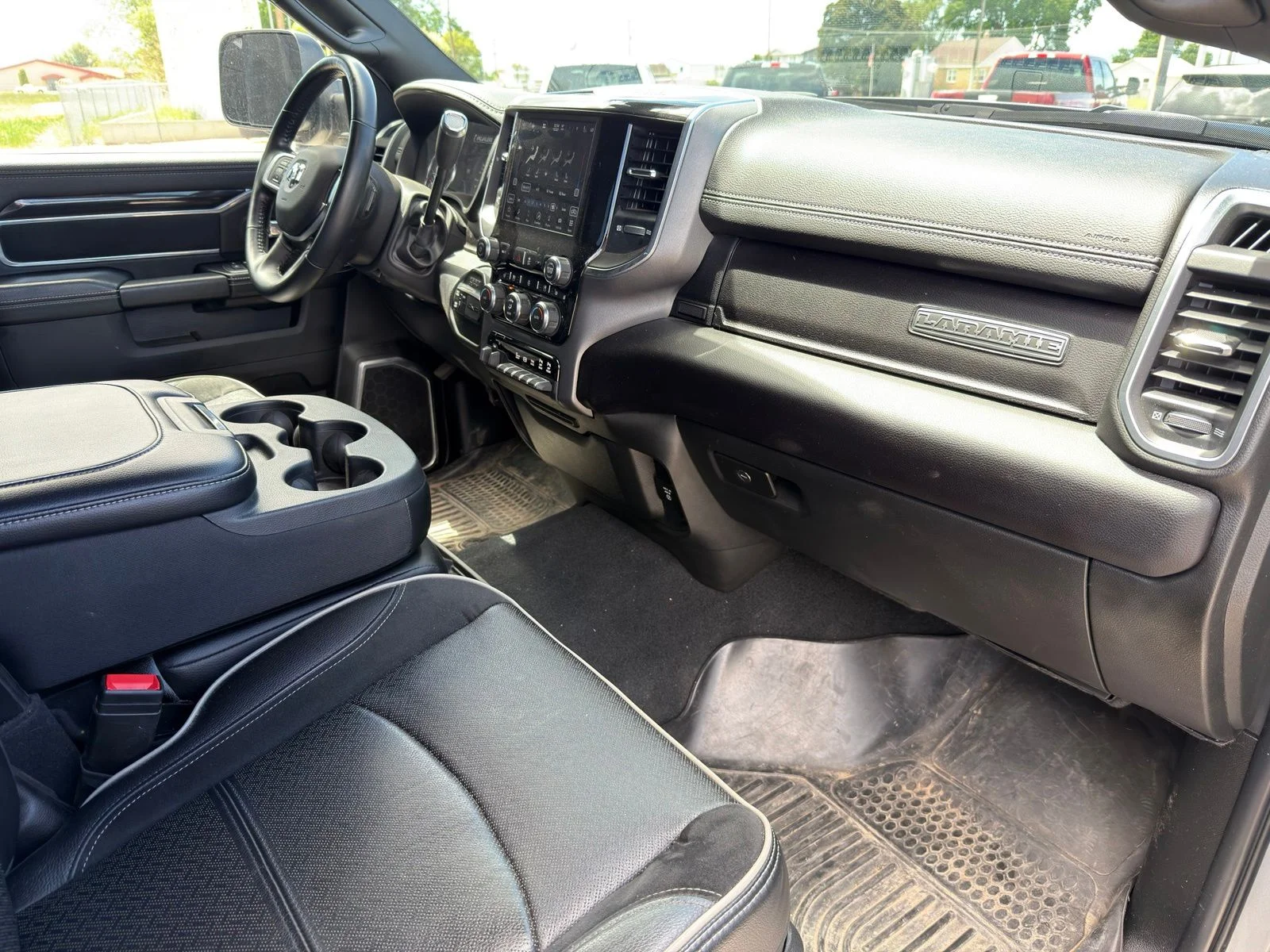 Used 2022 Silver Ram Laramie image 17