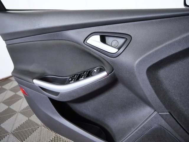 Used 2014 Red Ford ST image 28