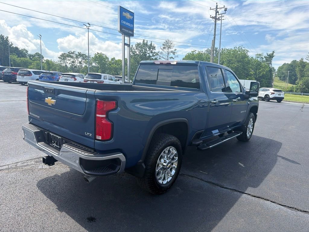 Used 2025 Lakeshore Blue Metallic Chevrolet LTZ image 10