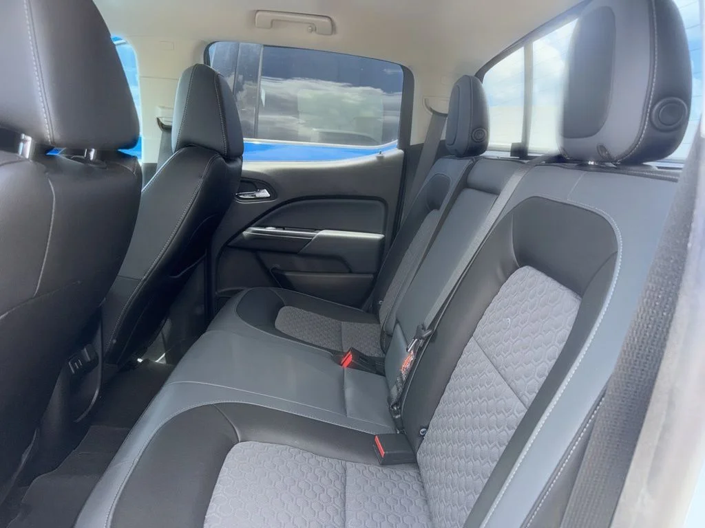 Used 2018 White Chevrolet Z71 image 12