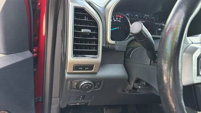 Used 2022 Red Ford LARIAT image 22