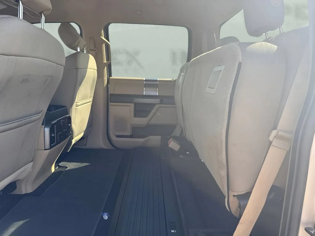 Used 2017  Ford Lariat image 9